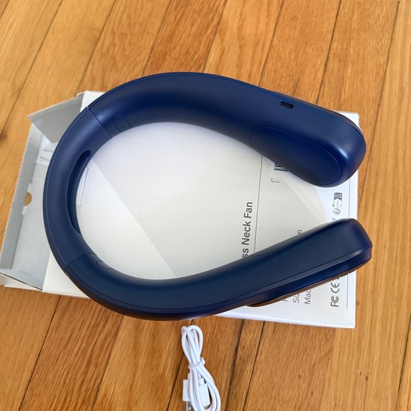 Neck Fan, LED Display USB Rechargeable Portable Fan,360° Cooling Bladeless - Picture 5 of 7